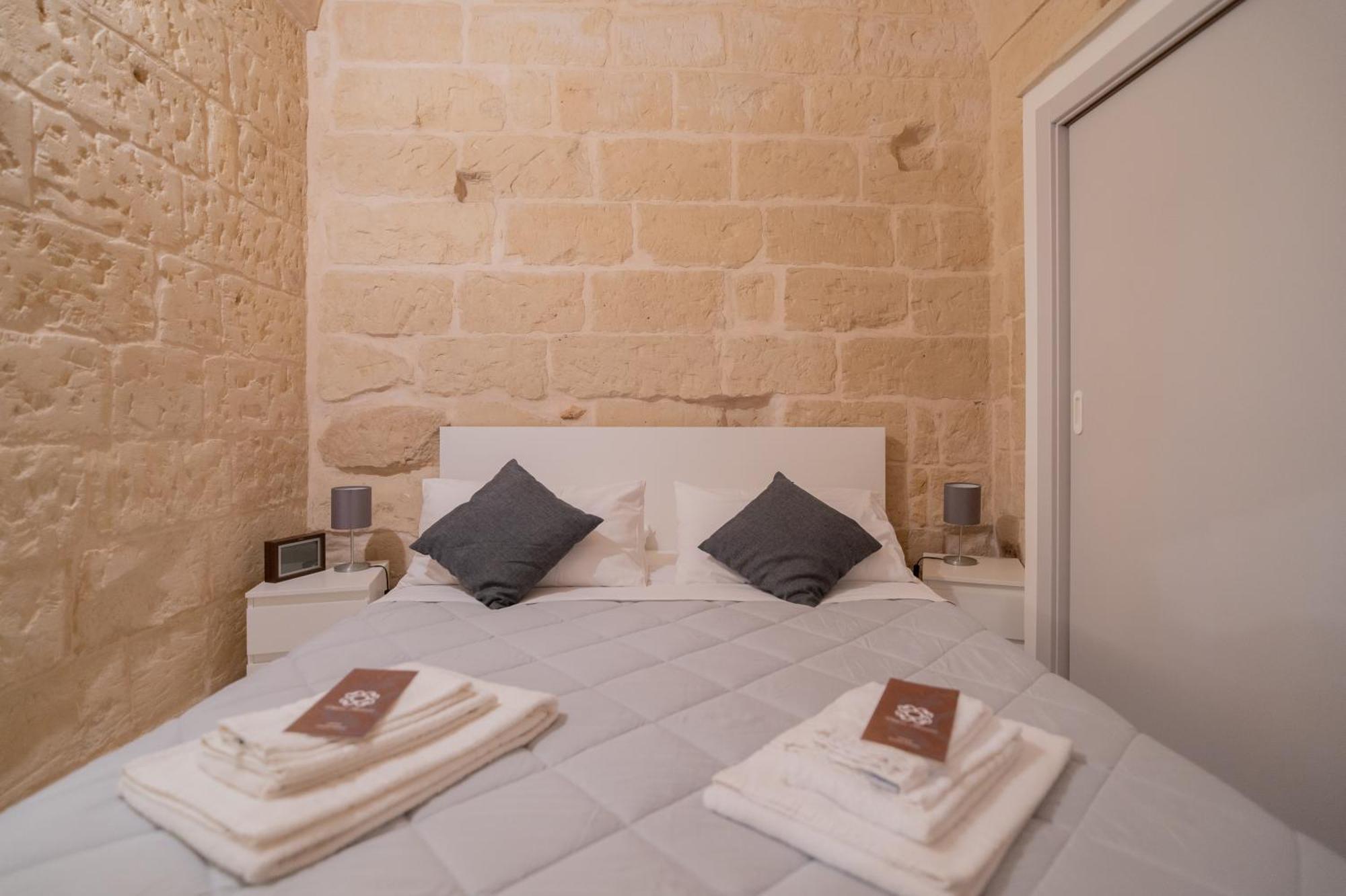 Dimora Barocca Apartment Irene Лечче Екстер'єр фото