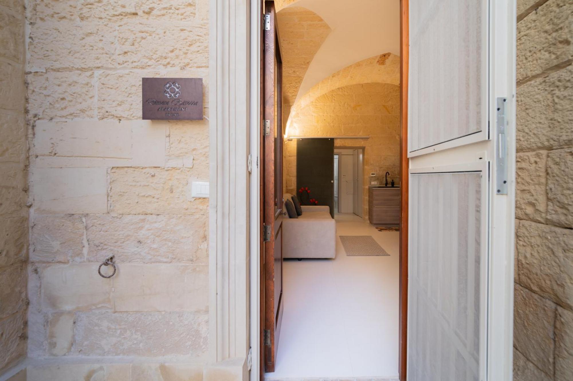 Dimora Barocca Apartment Irene Лечче Екстер'єр фото